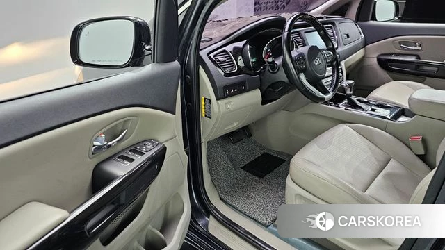 Kia The New Carnival 2018 Серый из Кореи, фото 2