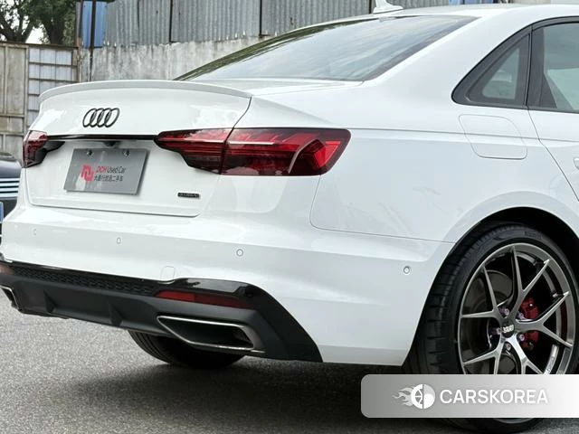 Audi A4L 2022 Белый из Китая, фото 2