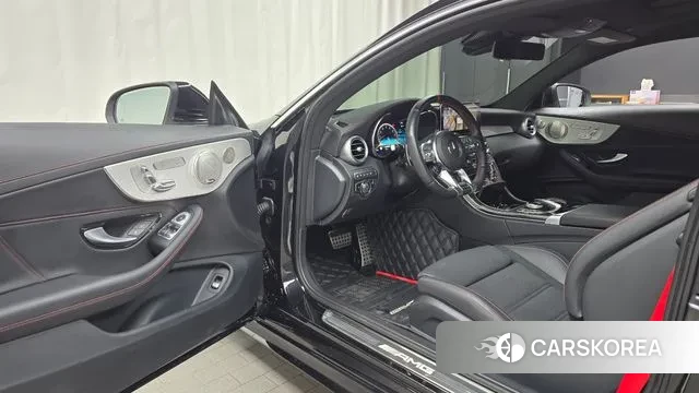 Mercedes-Benz C-Class W205 2023 Черный из Кореи, фото 2