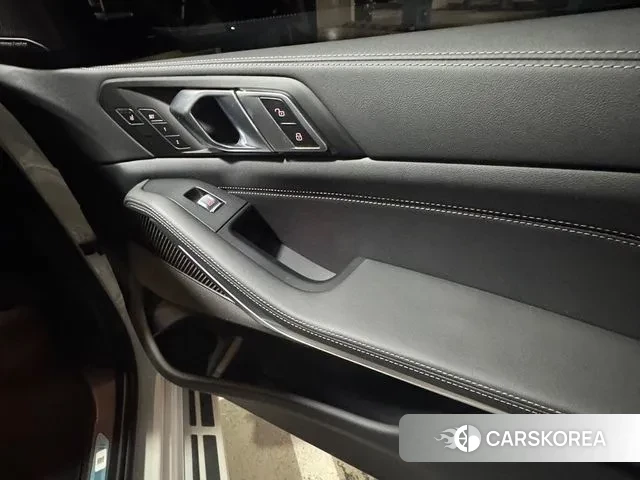 BMW X7 (G07) 2025 Белый из Кореи, фото 2