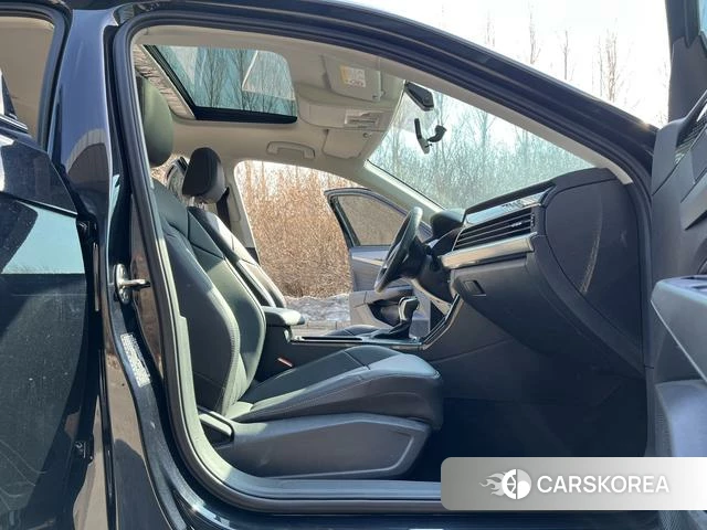 Volkswagen Passat 2023 Черный из Китая, фото 2