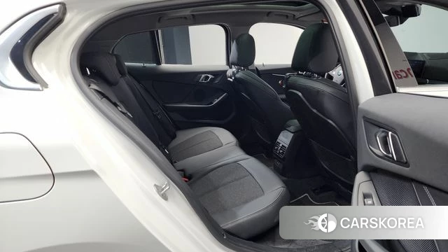 BMW 1 Series (F40) 2022 Белый из Кореи, фото 2