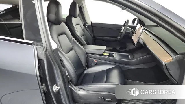 Tesla Model Y 2021 Серый из Кореи, фото 2