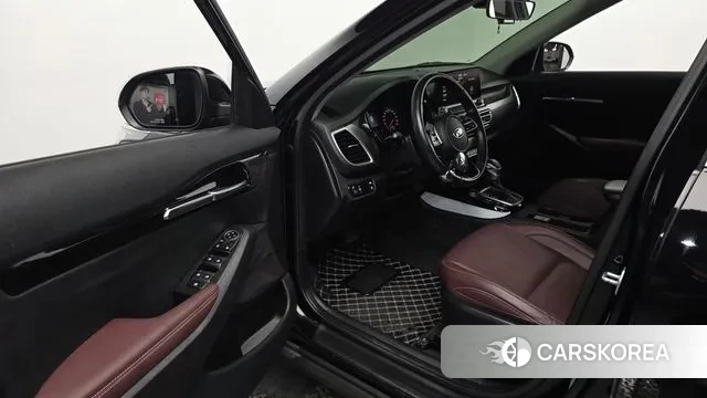 Kia Seltos 2021 Черный из Кореи, фото 2