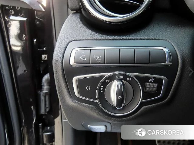 Mercedes-Benz C-Class W205 2018 Черный из Кореи, фото 2