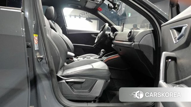 Audi Q2 2020 Серебристо-серый из Кореи, фото 2