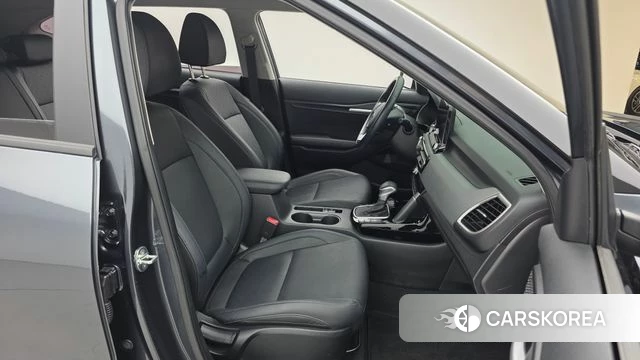 Kia Seltos 2021 Серый из Кореи, фото 2