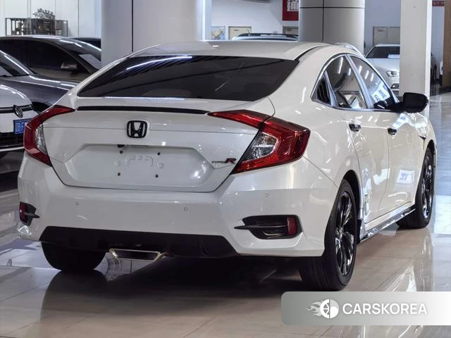 Honda Civic 2021 Белый из Китая, фото 2
