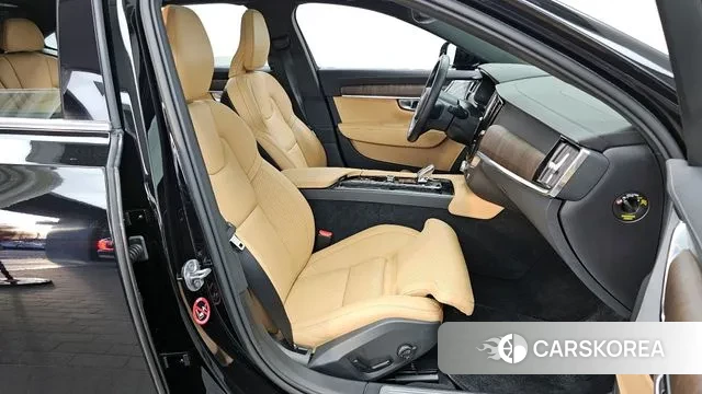 Volvo S90 2023 Черный из Кореи, фото 2
