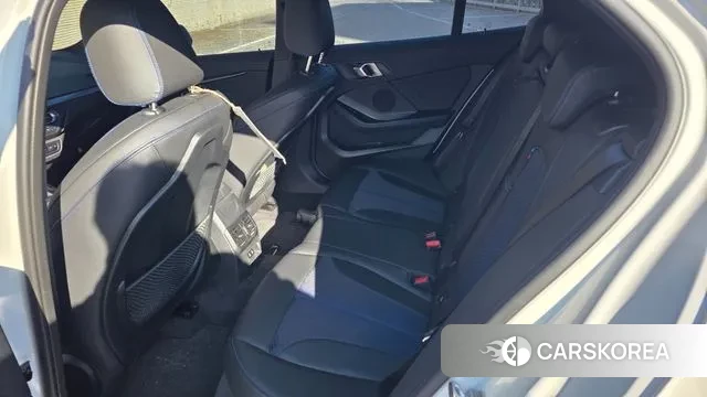 BMW 1 Series (F40) 2023 Белый из Кореи, фото 2