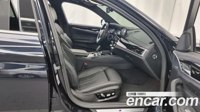 BMW 5 Series (G30) 2019 Черный из Кореи, фото 2