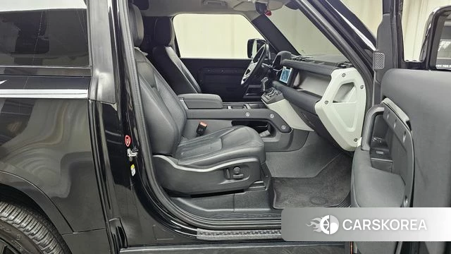 Land Rover Defender (L663) 2022 Черный из Кореи, фото 2