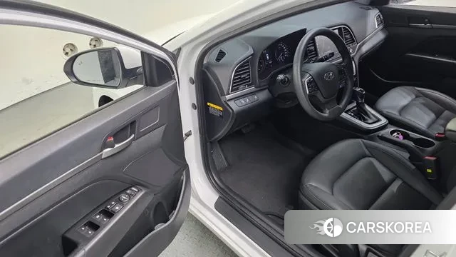 Hyundai Avante AD 2018 Белый из Кореи, фото 2