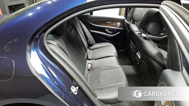 Mercedes-Benz E-Class W213 2019 Синий из Кореи, фото 2