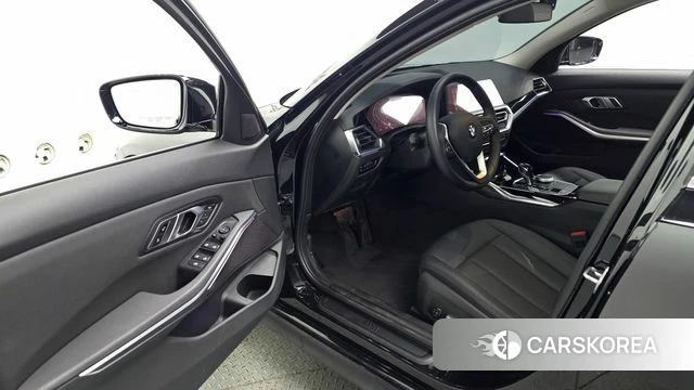 BMW 3 Series (G20) 2021 Черный из Кореи, фото 2