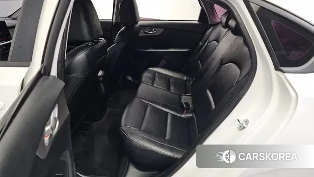 Kia The New K3 2nd generation 2021 Белый из Кореи, фото 2