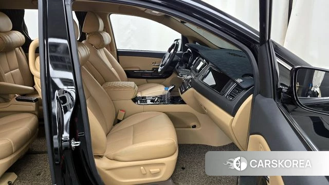 Kia The New Carnival 2019 Черный из Кореи, фото 2