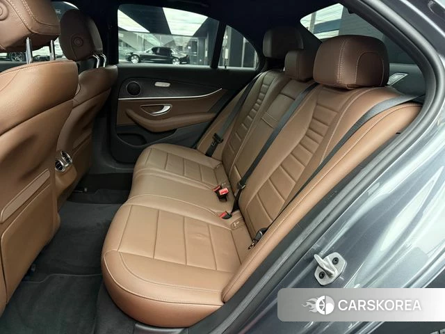 Mercedes-Benz E-Class W213 2022 Серый из Кореи, фото 2