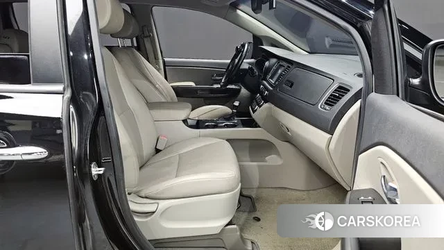 Kia The New Carnival 2019 Черный из Кореи, фото 2