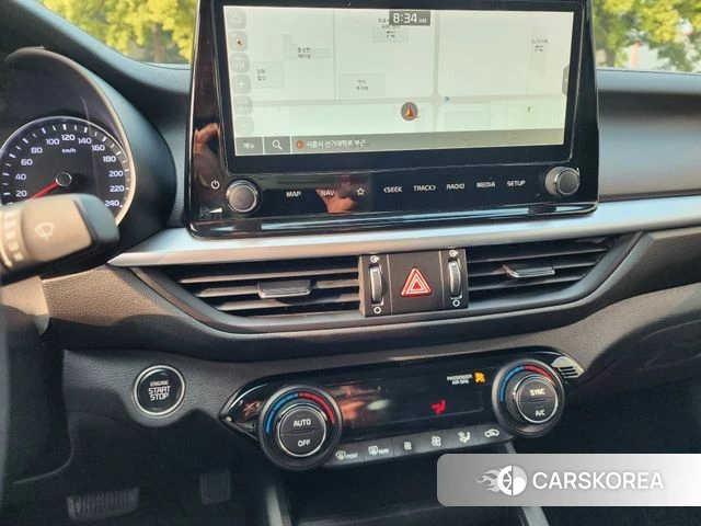 Kia The New K3 2nd generation 2022 Белый из Кореи, фото 2