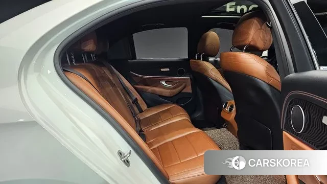 Mercedes-Benz E-Class W213 2021 Белый из Кореи, фото 2