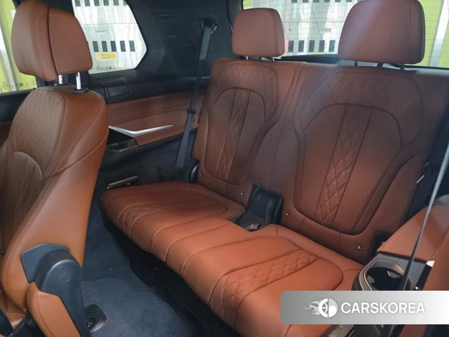 BMW X7 (G07) 2025 Белый из Кореи, фото 2