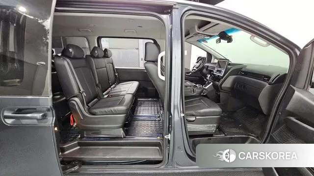 Hyundai Staria 2023 Серый из Кореи, фото 2