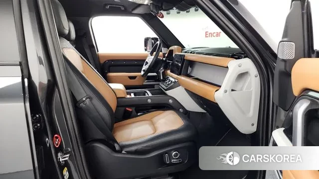 Land Rover Defender (L663) 2024 Серый из Кореи, фото 2