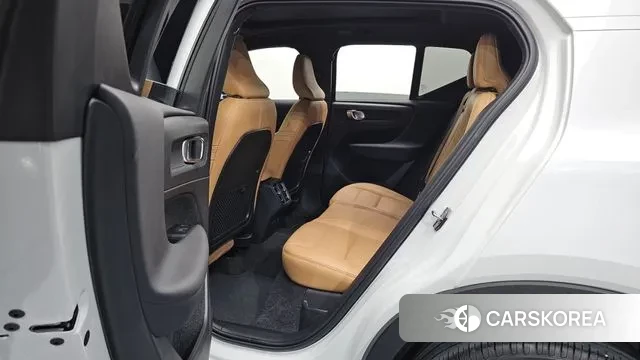 Volvo XC40 2021 Белый из Кореи, фото 2