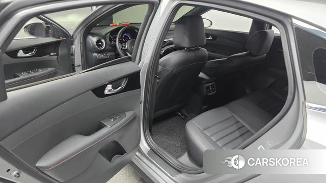 Kia The New K3 2nd generation 2022 Серебристо-серый из Кореи, фото 2