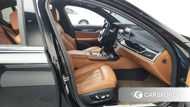 BMW 7 Series (G11) 2021 Черный из Кореи, фото 2