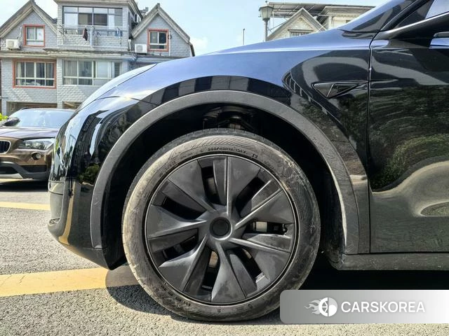 Tesla Model Y 2024 Черный из Китая, фото 2