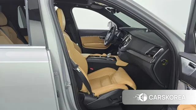 Volvo XC90 second Generation 2023 Серебристо-серый из Кореи, фото 2