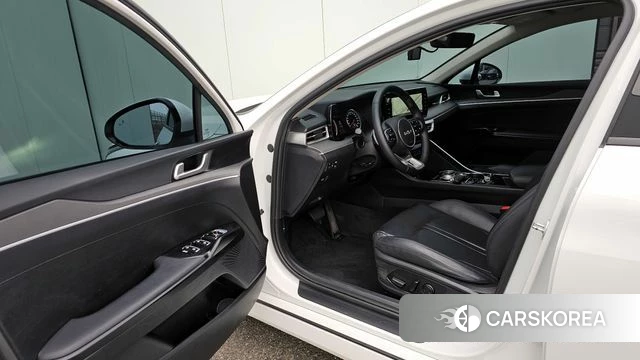 Kia K5 3rd generation 2023 Белый из Кореи, фото 2