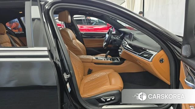 BMW 7 Series (G11) 2020 Черный из Кореи, фото 2
