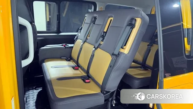 Hyundai Staria 2021 Желтый из Кореи, фото 2