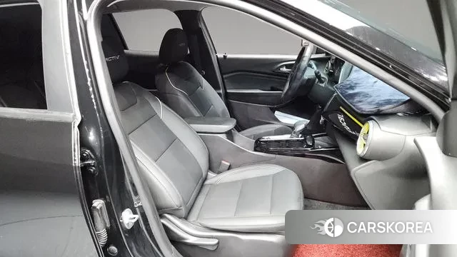 Chevrolet (GM Daewoo) Trax Crossover 2023 Черный из Кореи, фото 2