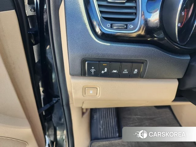 Kia The New Carnival 2018 Черный из Кореи, фото 2