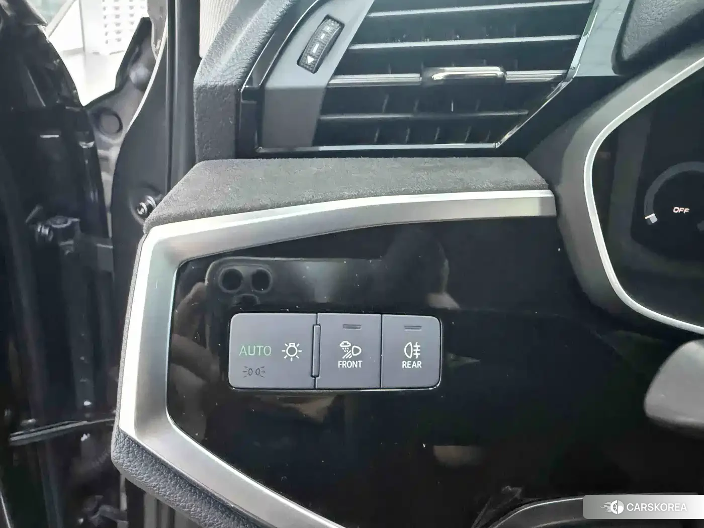 Audi Q3 2023 Silver/gray из Китая, фото 2