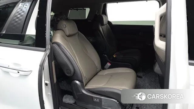 Kia The New Carnival 4th Generation 2025 Белый из Кореи, фото 2