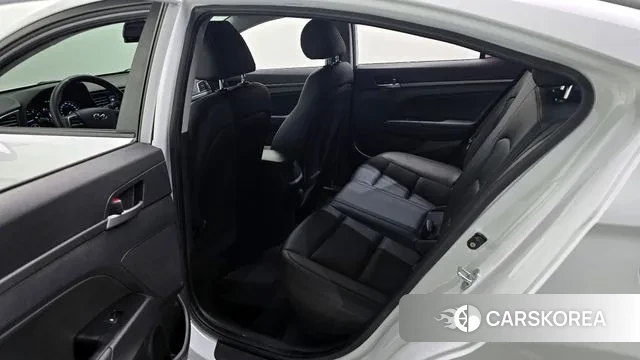 Hyundai Avante AD 2018 Белый из Кореи, фото 2