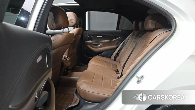 Mercedes-Benz E-Class W213 2022 Белый из Кореи, фото 2