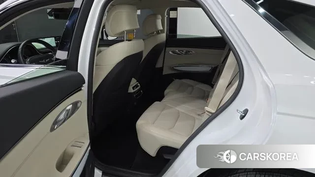 Genesis GV70 2024 Белый из Кореи, фото 2