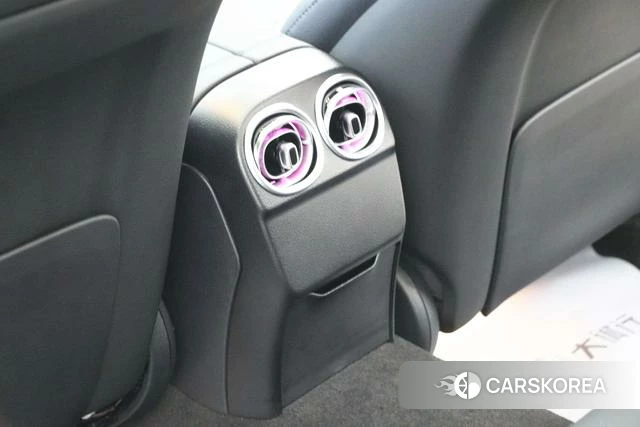 Mercedes-Benz C-class PHEV 2024 Белый из Китая, фото 2