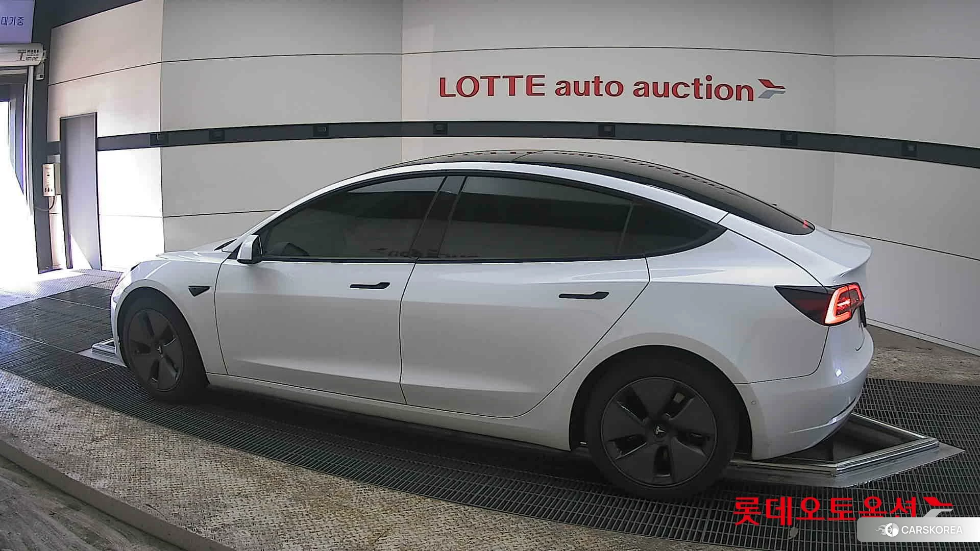 Tesla Model 3 Long Range 2022 Pearl White Multi-coat из Кореи, фото 2