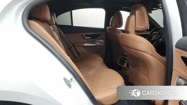 Mercedes-Benz E-Class W214 2025 Белый из Кореи, фото 2