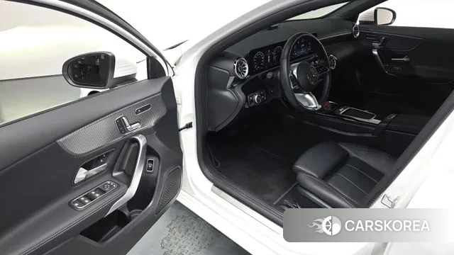 Mercedes-Benz A-Class W177 2024 Белый из Кореи, фото 2