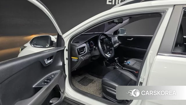 Kia Stonic 2019 Белый из Кореи, фото 2