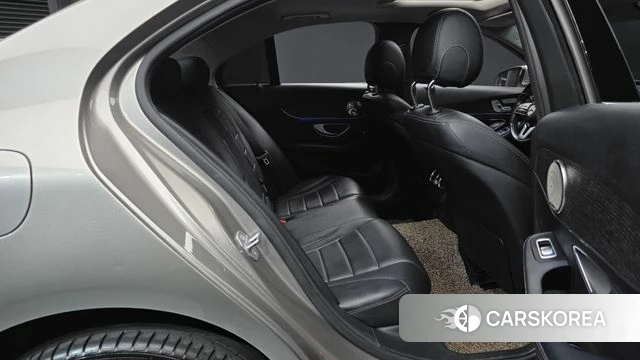 Mercedes-Benz C-Class W205 2019 Песочный из Кореи, фото 2
