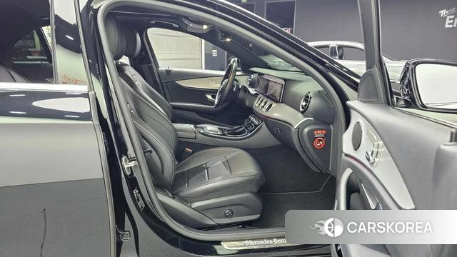 Mercedes-Benz E-Class W213 2021 Черный из Кореи, фото 2